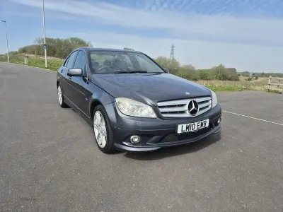 Käytetty Mercedes C220 2010 Harmaa Sedan