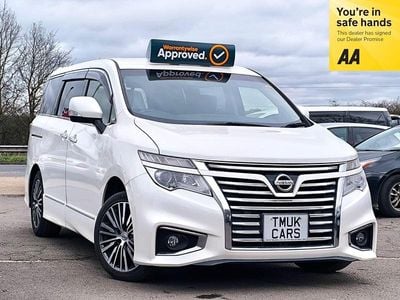 Used Nissan Elgrand 2015 Pearl white MPV