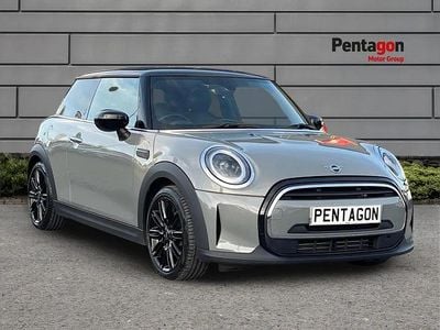 Usado Mini Cooper Exclusive 134 CV (98 kW) 2021 Gris Utilitario