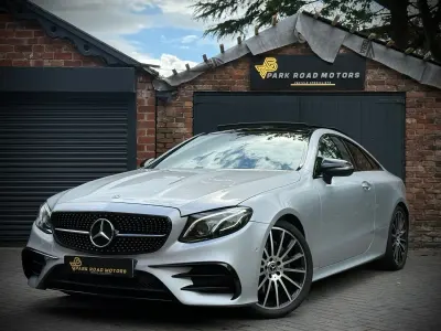 Usado Mercedes E220 AMG Line Premium Plus 194 CV (142 kW) 2017 Plateado Coupe
