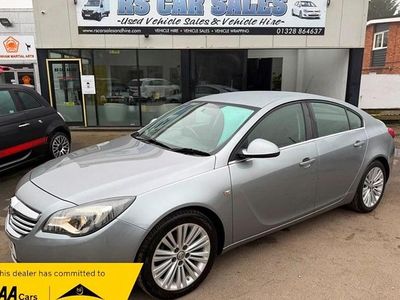 Used Vauxhall Insignia Design Edition 140 HP (102 kW) 2014 Silver Hatchback