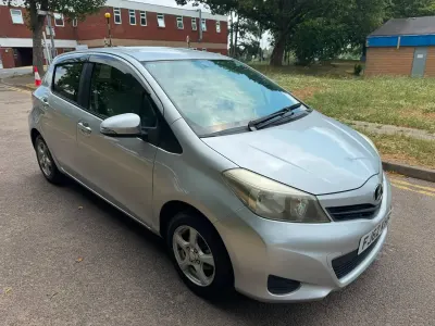 Used Toyota Yaris X-cite 69 HP (50 kW) 2013 Silver Hatchback