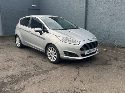 Usado Ford Fiesta Titanium 2016 Prateado Citadino