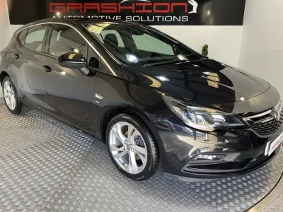 Gebraucht Vauxhall Astra SRi 150 PS (110 kW) 2017 Schwarz Kleinwagen