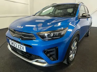 Usado Kia Stonic GT-Line 99 CV (72 kW) 2023 Azul SUV