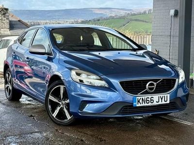 Used Volvo V40 R-Design 120 HP (88 kW) 2016 Blue Hatchback