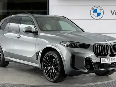 Usado BMW X5 M Sport 352 HP (258 kW) 2023 Cinzento SUV