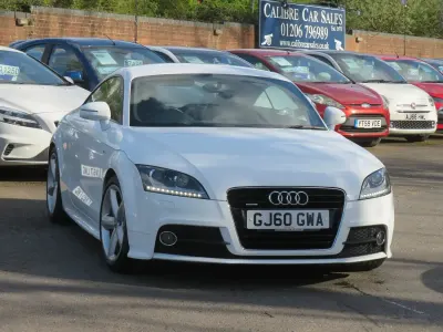 Begagnad Audi TT S-Line 170 HK (125 kW) 2010 Vit Sportkupé