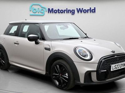 Usado Mini Cooper Hatch 136 HP (100 kW) 2022 Cinzento Citadino