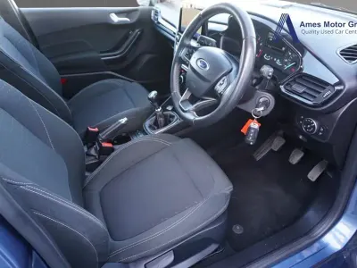 Begagnad Ford Fiesta Zetec 100 HK (73 kW) 2019 Blå Halvkombi