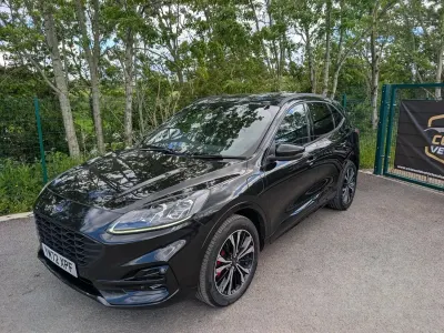 Käytetty Ford Kuga ST-Line X 225 HP (165 kW) 2023 Musta Katumaasturi