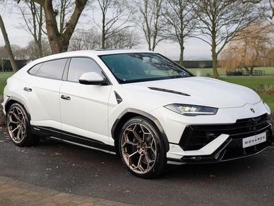 White New 2025 Lamborghini Urus SUV | £259,890