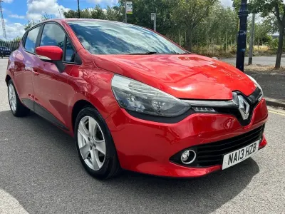 Used Renault Clio Expression+ 90 HP (66 kW) 2013 Red Hatchback