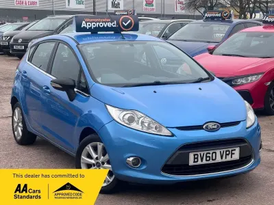 Begagnad Ford Fiesta Zetec 82 HK (60 kW) 2010 Blå Halvkombi