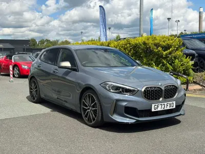 Usado BMW M135 Shadowline 302 CV (222 kW) 2023 Gris Utilitario