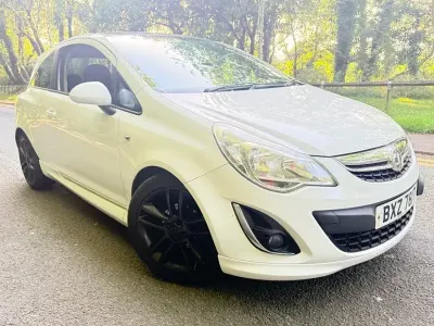 Used Vauxhall Corsa Edition 85 HP (62 kW) 2011 White Hatchback