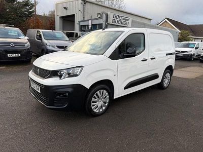 White Used 2022 Peugeot Partner Premium MPV | £11,295 (Fair price)