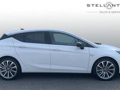 Used Vauxhall Astra Edition 143 HP (105 kW) 2021 White Hatchback