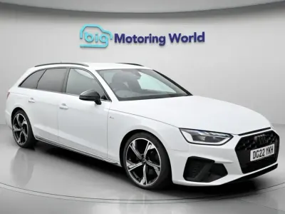 Usado Audi A4 Black Edition 150 HP (110 kW) 2022 Branco Carrinha