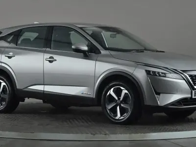 Begagnad Nissan Qashqai Acenta Premium 190 HK (139 kW) 2024 Silver SUV
