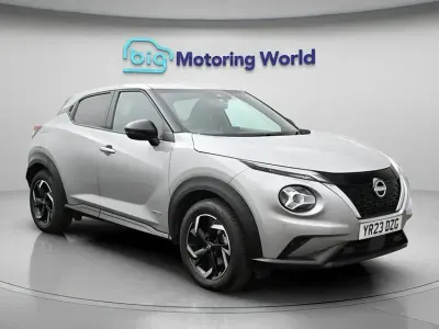 Usado Nissan Juke N-Connecta 143 HP (105 kW) 2023 Prateado SUV