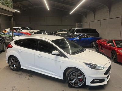 Used Ford Focus ST 185 HP (136 kW) 2018 White Hatchback