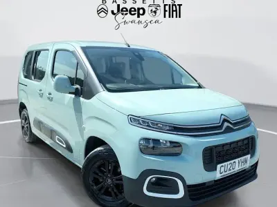 Begagnad Citroën Berlingo Flair 131 HK (96 kW) 2020 Grön Minibuss