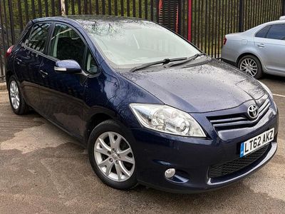 Used Toyota Auris 101 HP (74 kW) 2012 Blue Hatchback