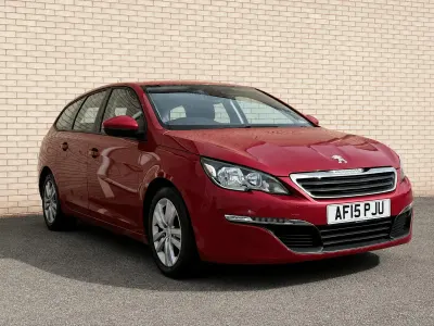 Używany Peugeot 308 Active 2015 Czerwony Kombi