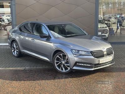 Gebraucht Skoda Superb SportlinePlus 150 PS (110 kW) 2024 Grau Kleinwagen