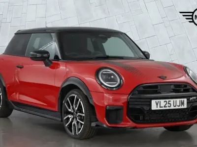 Used Mini Cooper Hatch 113 kW (154 HP) 2025 Red Hatchback