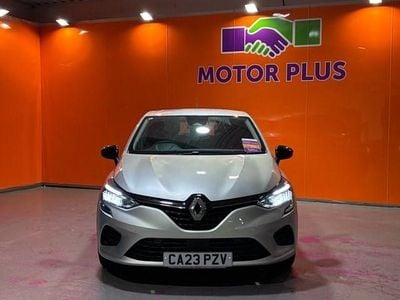 Used Renault Clio V Evolution 90 HP (66 kW) 2023 Silver Hatchback