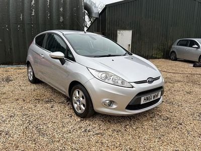 Used Ford Fiesta Titanium 95 HP (69 kW) 2011 Silver Hatchback