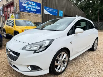 Used Vauxhall Corsa SRi 75 HP (55 kW) 2017 White Hatchback