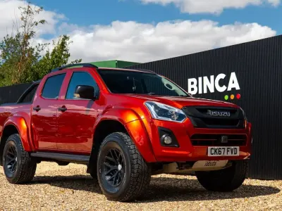 Used Isuzu Pick up 164 HP (120 kW) 2017 Red Pickup
