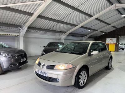 Used Renault Mégane III Dynamique 2008 Gold Hatchback