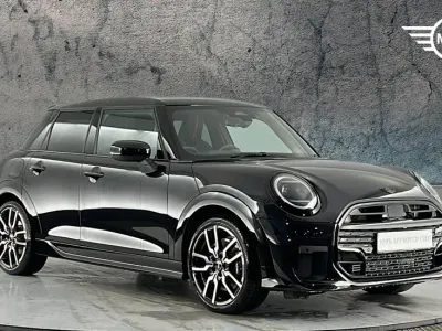 Used Mini Cooper Hatch 113 kW (154 HP) 2025 Black Hatchback