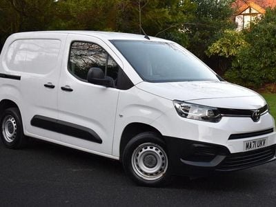 White Used 2021 Toyota Proace Active MPV | £8,940 (Good price)