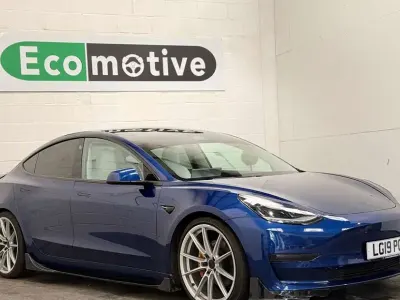 Używany Tesla Model 3 11 kW (15 KM) 2019 Sedan/Limuzyna