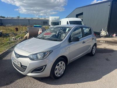 Silver Used 2014 Hyundai i20 Classic Hatchback | £2,995 (Expensive)