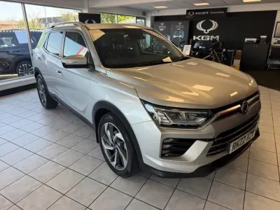 Usado SsangYong Korando 136 CV (100 kW) 2022 Plateado Familiar