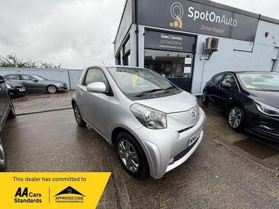 Used Toyota iQ 68 HP (50 kW) 2012 Silver Hatchback