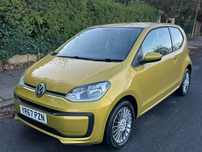 Begagnad VW up! move up! 60 HK (44 kW) 2017 Gul Halvkombi