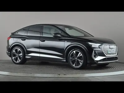 Begagnad Audi Q4 e-tron S-Line 219 kW (299 HK) 2023 Svart SUV