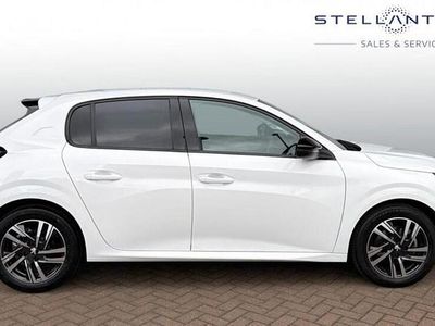 Begagnad Peugeot 208 Allure+ 102 HK (75 kW) 2023 Vit Halvkombi