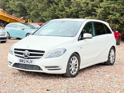Begagnad Mercedes B180 2012 Vit Minibuss