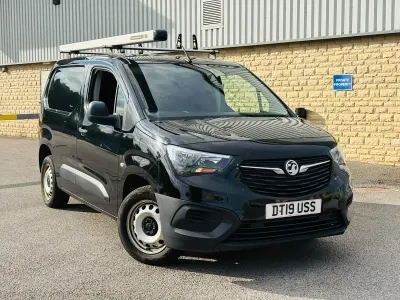 Used Vauxhall Combo Edition 75 HP (55 kW) 2019 Black MPV