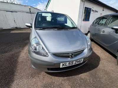 Used Honda Jazz SE 83 HP (61 kW) 2005 Silver Hatchback