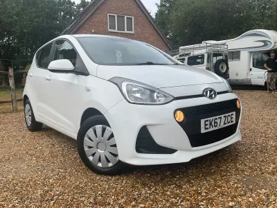 Used Hyundai i10 SE 67 HP (49 kW) 2017 White Hatchback