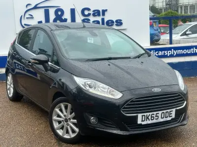 Used Ford Fiesta Titanium 100 HP (73 kW) 2015 Black Hatchback